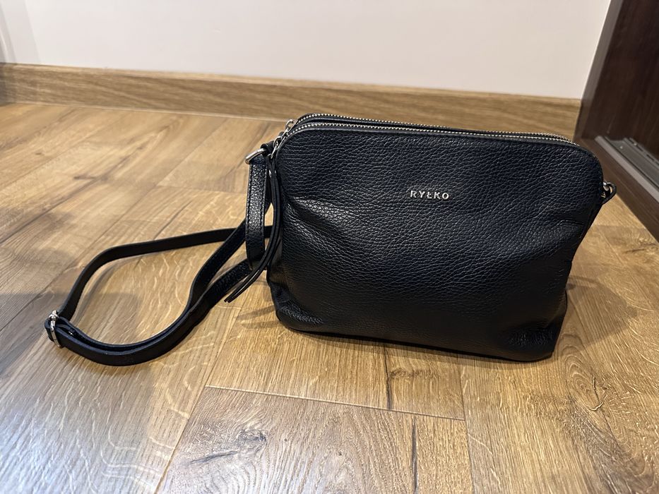 Czarna skórzana torebka Ryłko