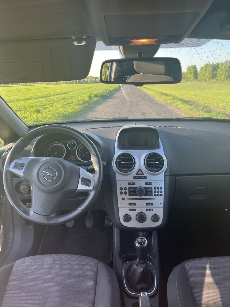 Opel Corsa D  1.4 benzyna