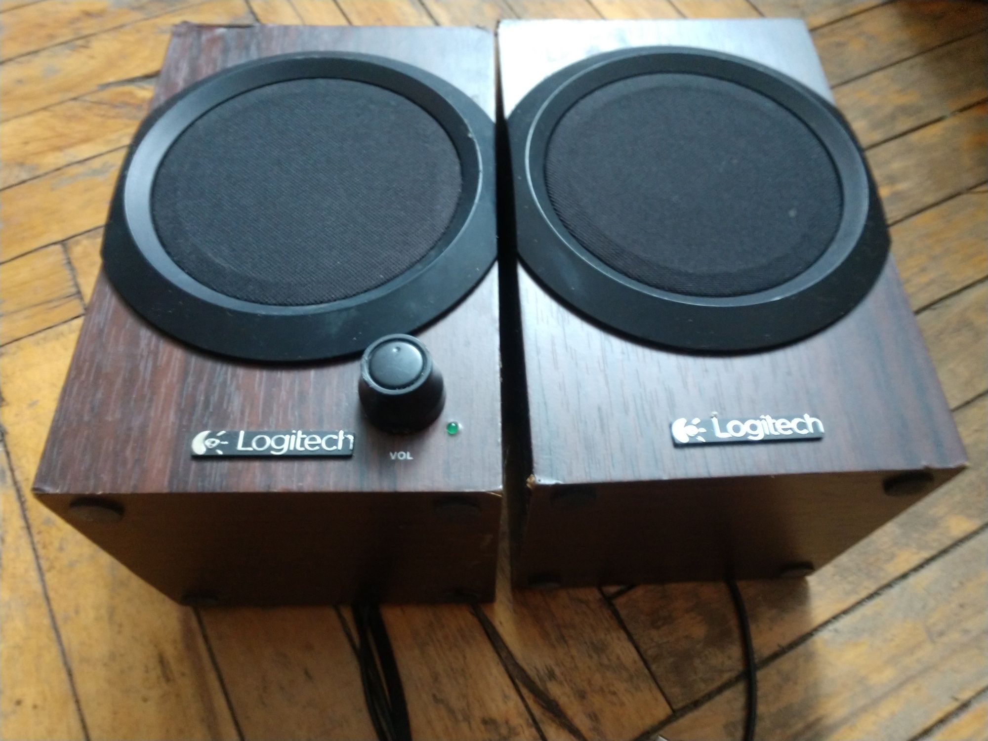 Logitech ls-21 2+1  компьютерная акустическая система