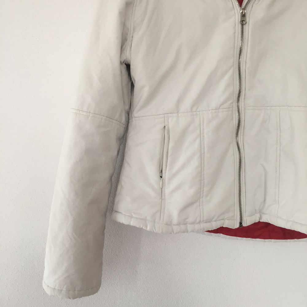 Kolekcja kurtka biała rozmiar L 40 z kapturem i puszkiem Clockhouse