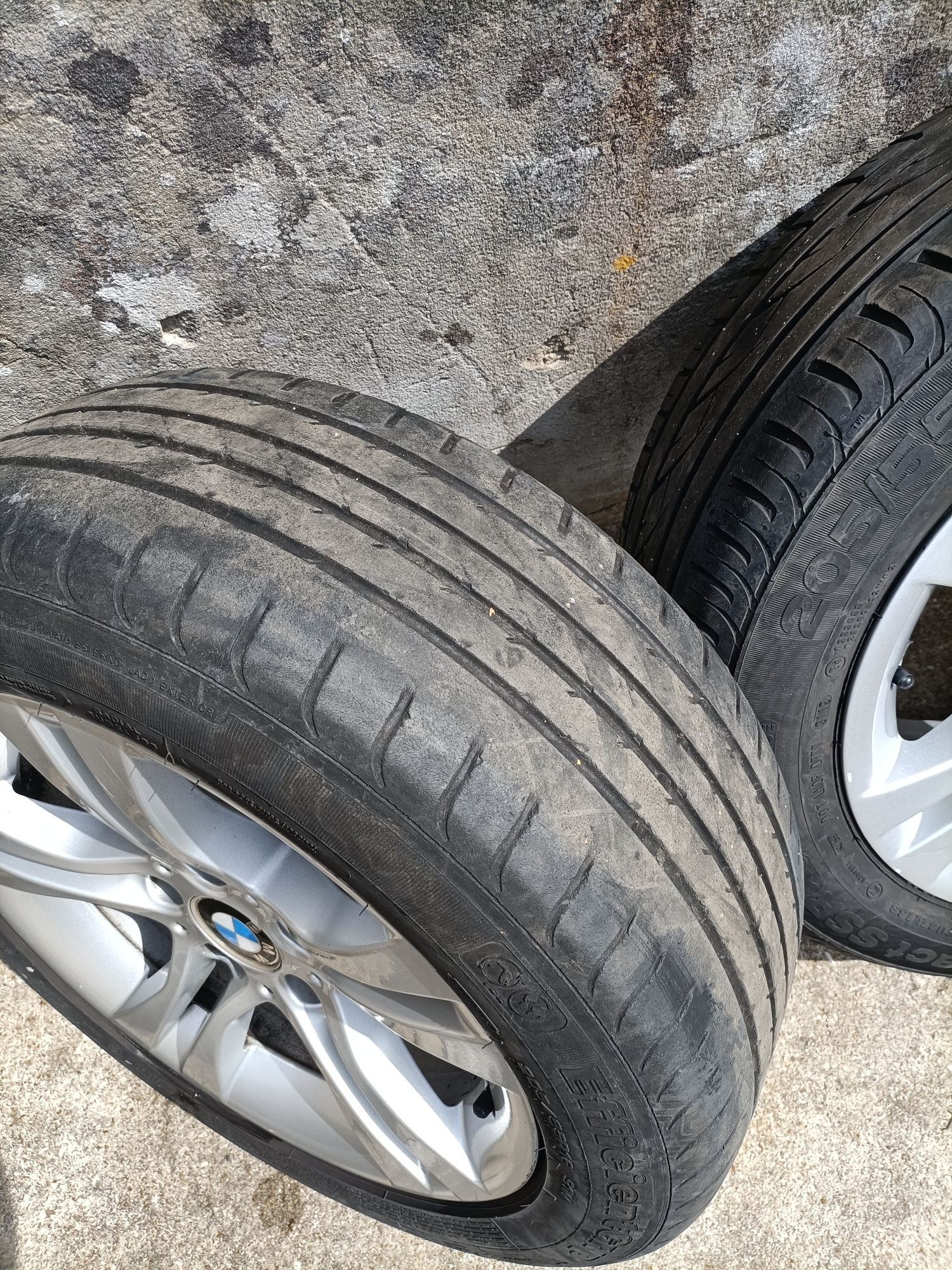 Para venda jantes com pneus r16 com bastante rasto