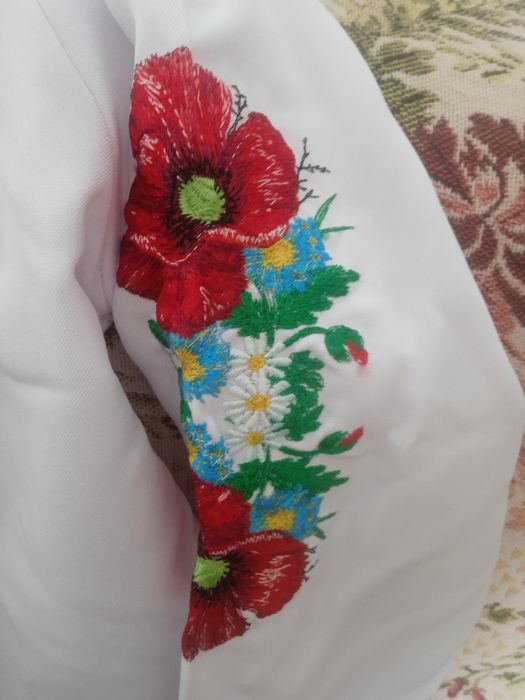 Вишиванка на дівчинку
