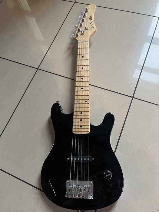 Gitara elektryczna Prolectrix czarny połysk w futerale