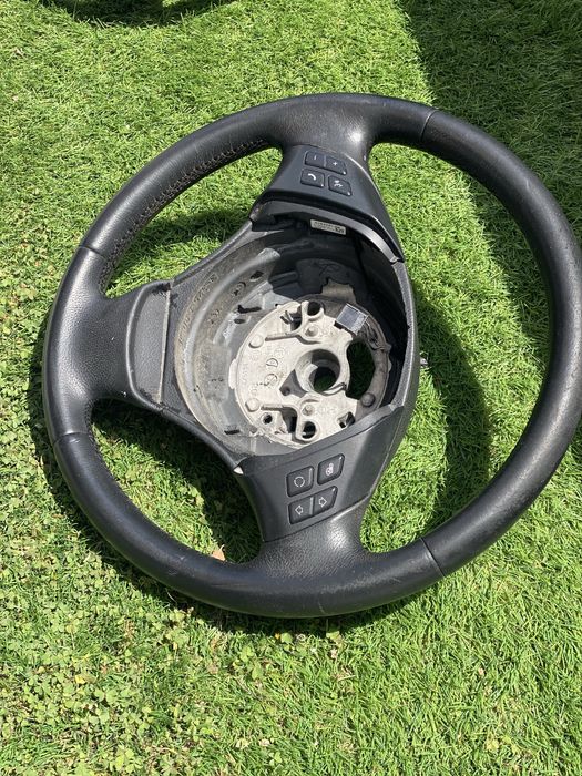 Volante bmw E90 E91 E92 E93 com comando