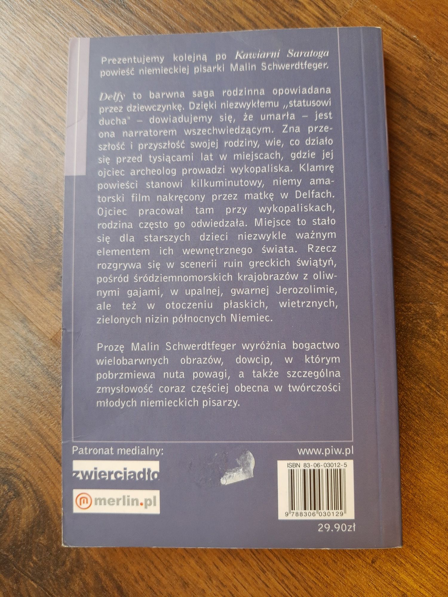 Delfy, Malin Schwerdtfeger , POWIEŚĆ