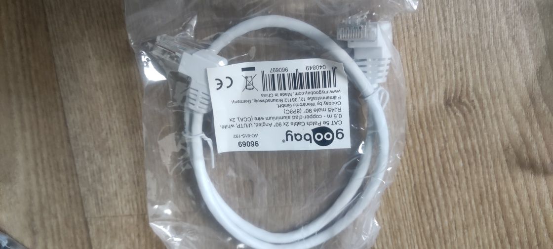 Patchcord kątowy cat. 5E 0,5 m