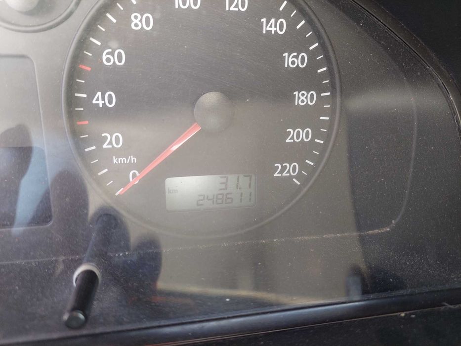 VW Transporter T5 1.9 TDI 9 lugares