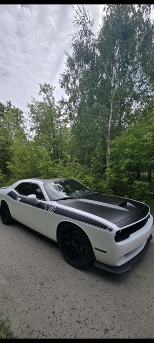 Wynajem Dodge Challenger V8