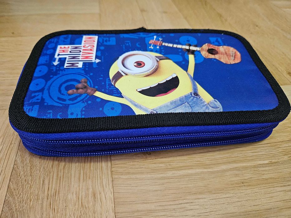 Nowy piórnik Minionki z zestawem kredek