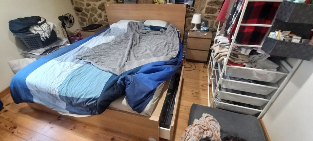 Cama de casal + 2 cómodas