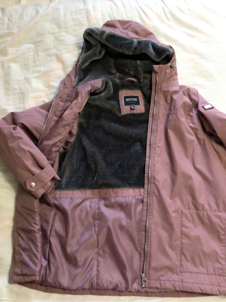 Женская длинная куртка Regatta р.52-54(46) с меховой подкладкой