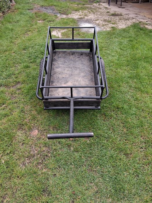 Sprzedam wózek ogrodniczy.