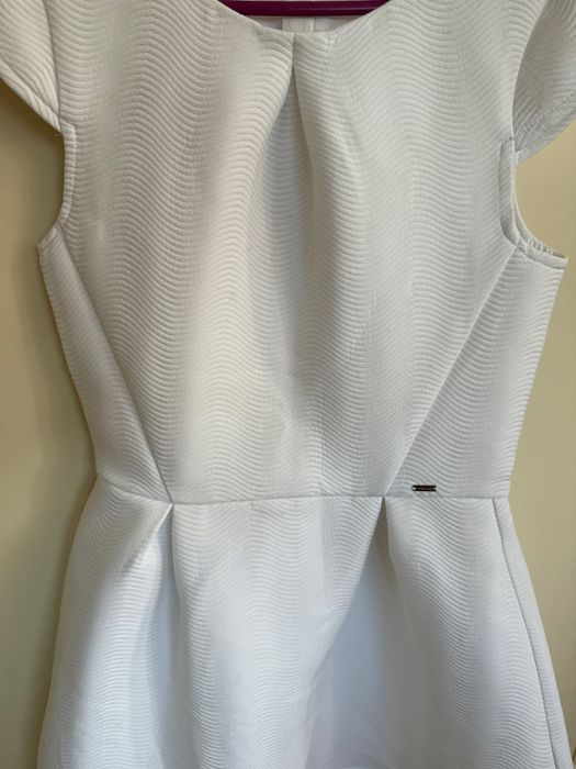 Biala sukienka 152 cm