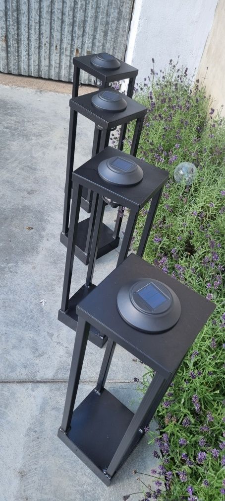 Lampa solarna ogrodowa. Metalowa