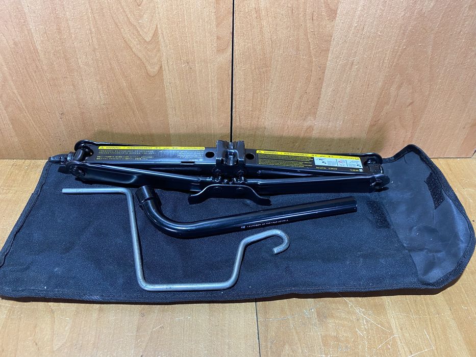 Домкрат, крюк, ключ Opel astra h, zafira b