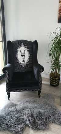 Piękny fotel duży czarny ręcznie robiony uszak