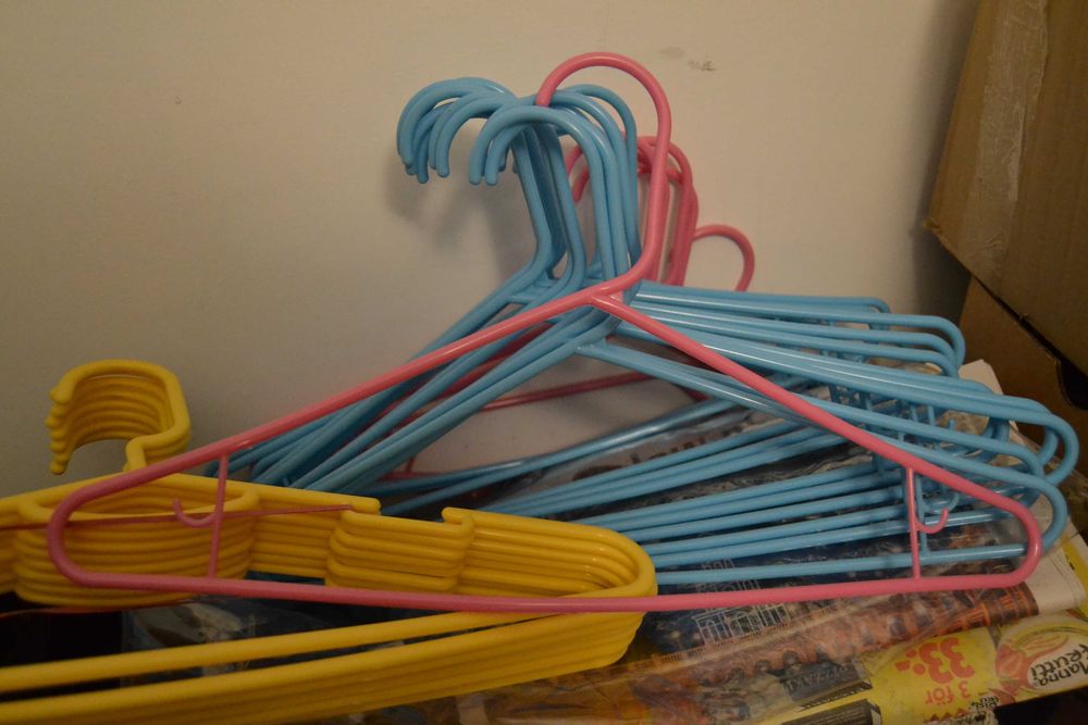 Plastikowe wieszaki na ubrania rozmiar dla dorosłych:) - 30 sztuk