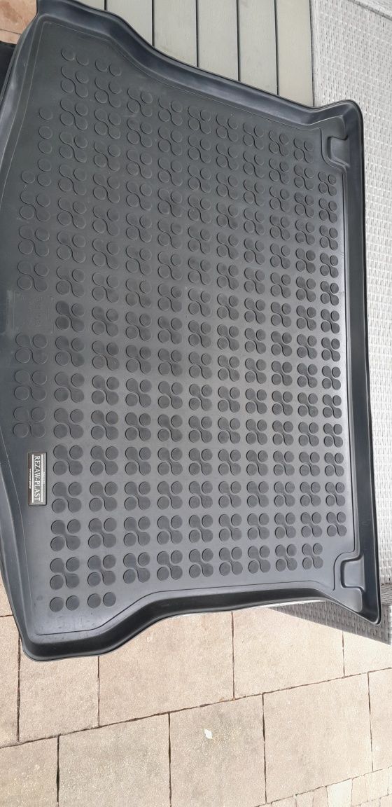 Mata bagażnika  Ford Kuga MK1