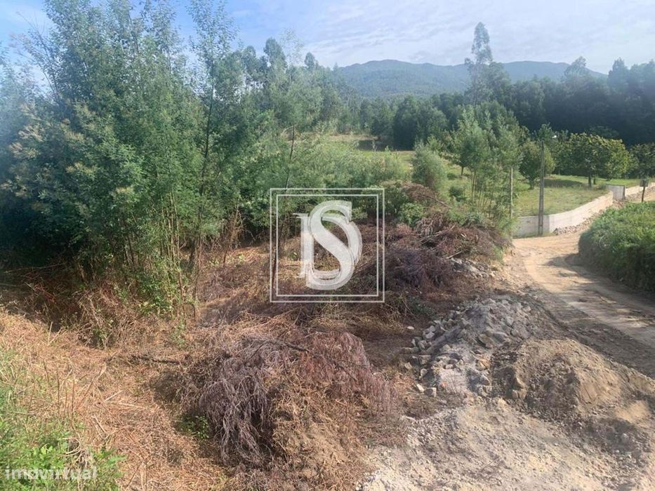 TERRENO URBANO para construção em Estorãos-PONTE DE LIMA