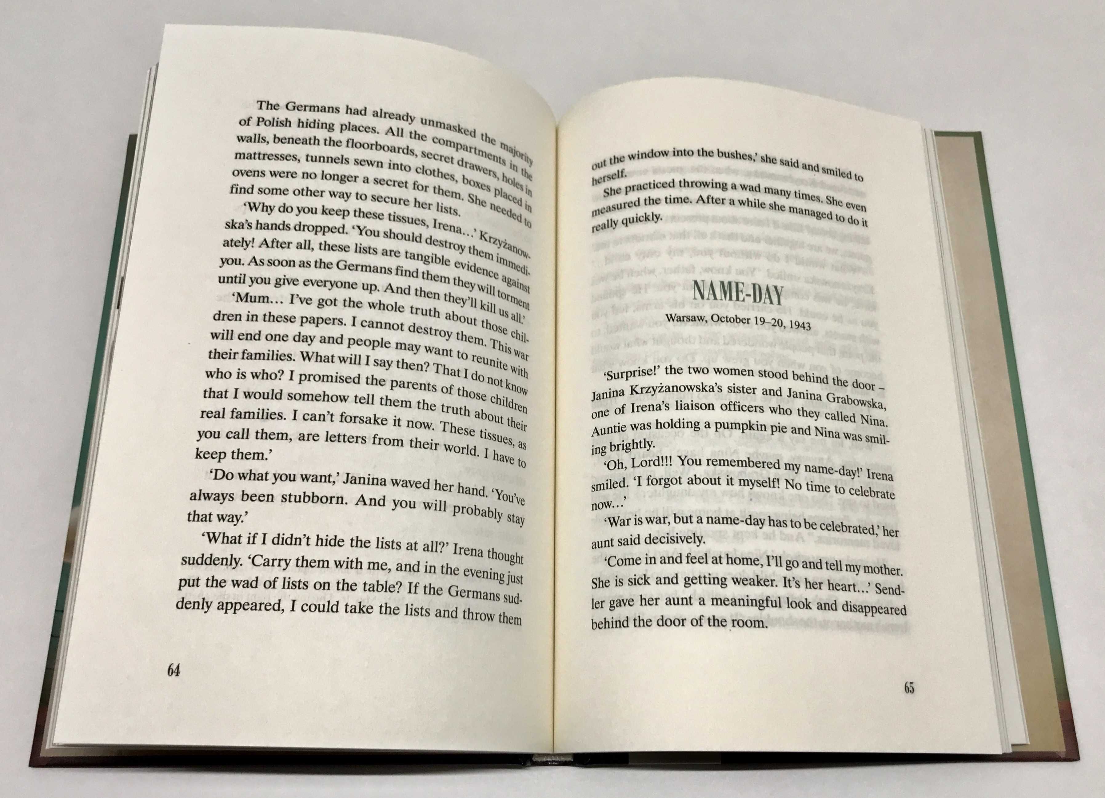 Książka Lists In A Bottle A Story About Irena Sendler jęz. ang.