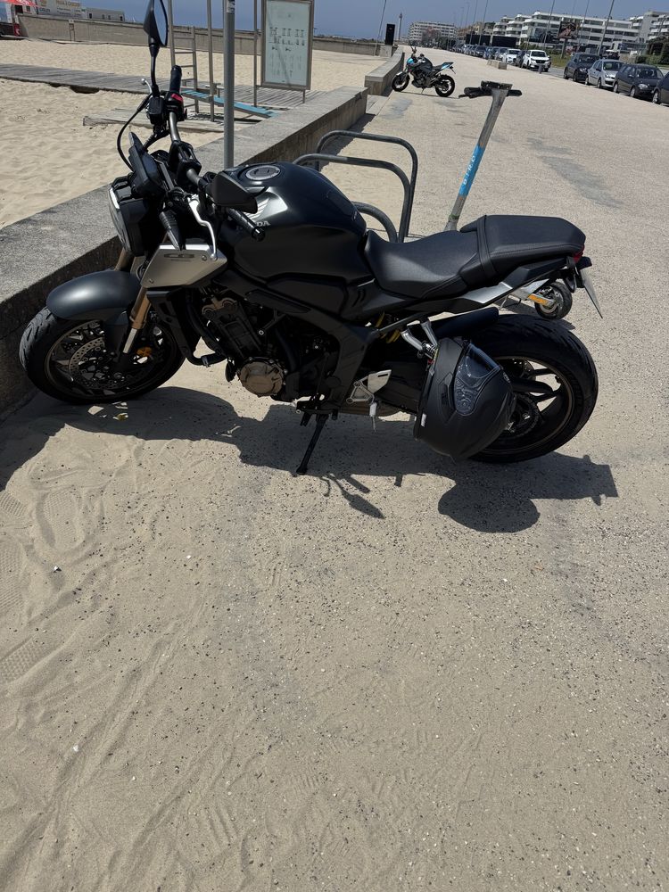 Vendo Honda CB650R 2021 deslimitada origem