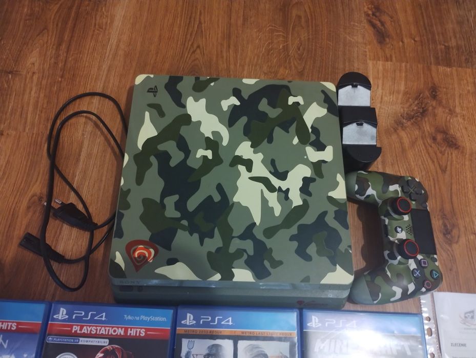 Konsola PS4 sleam z grami