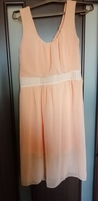 Продам платья, практически новые.