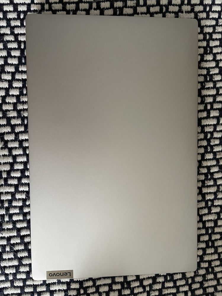 Laptop Lenovo 15”