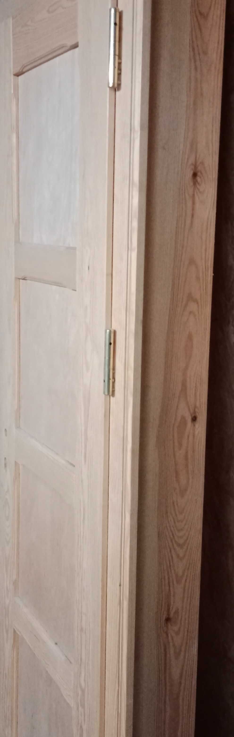 Drzwi drewniane 60 z ościeżnica