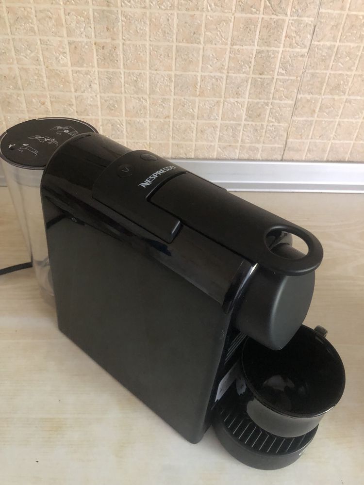 Капсульная кофемашина Delonghi
