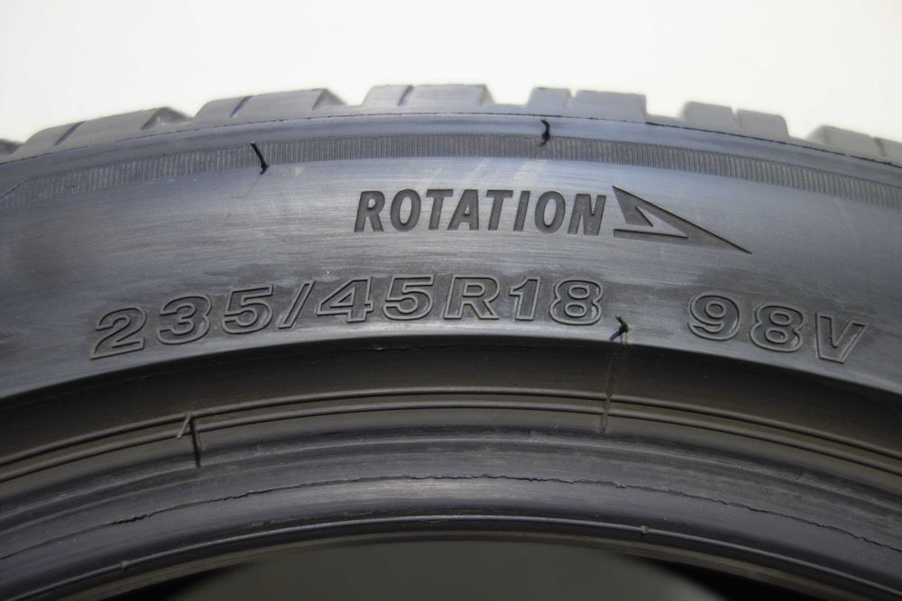 Opony zimowe 235/45/18 - BRIDGESTONE Blizzak LM005 XL