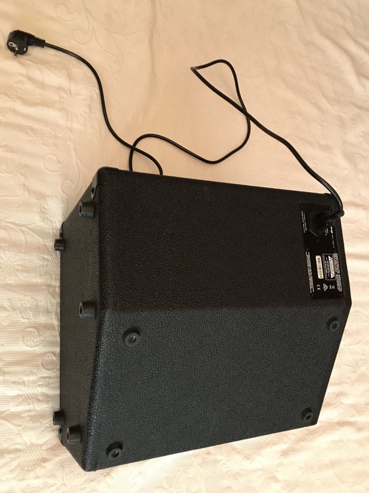 Басовий комбопідсилювач Ampeg BA-108 v2 торг