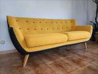 Sofá amarelo estilo vintage