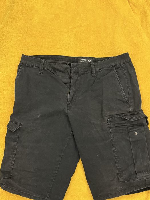 Джинси-труби та чоловічи шорти