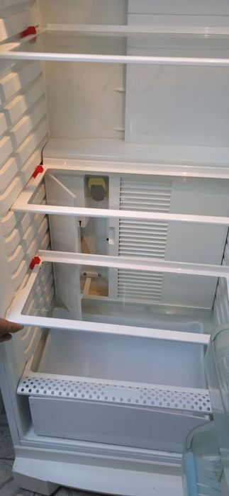 Холодильник б/в ELECTROLUX   No Frost mod. ERES3500