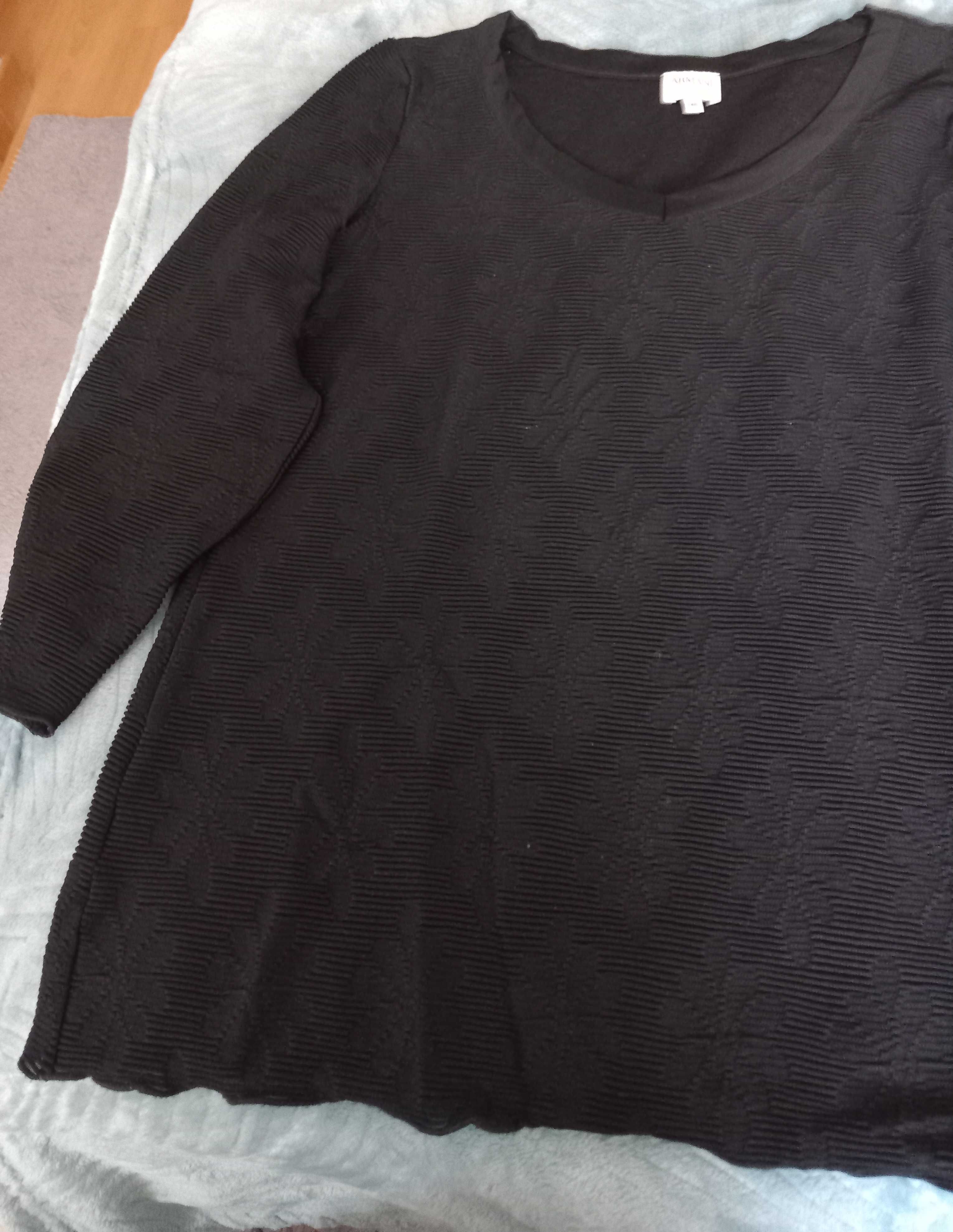 Blusa preta Armani com eleitos semi-transparentes