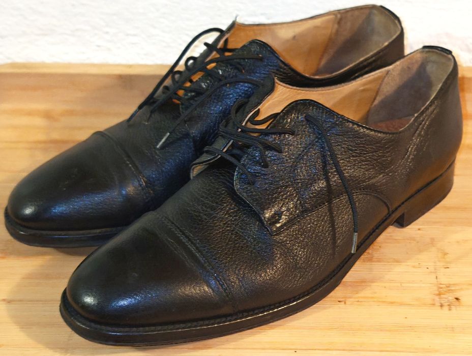Sapatos de pele de fabrico Italiano em muito bom estado de conservação