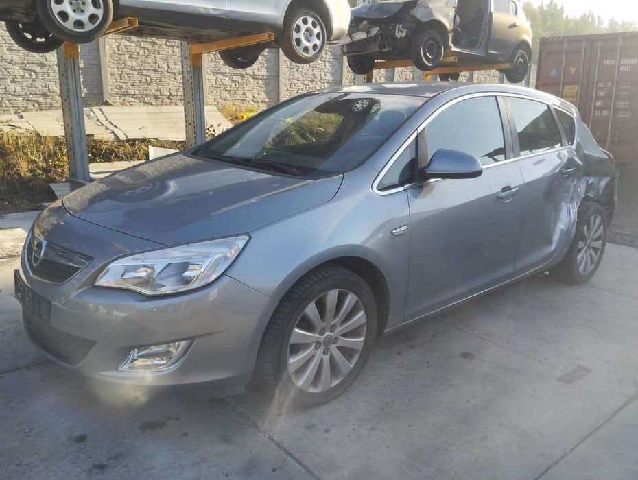Opel Astra J 1.4 turbo 2011 NA CZĘŚCI