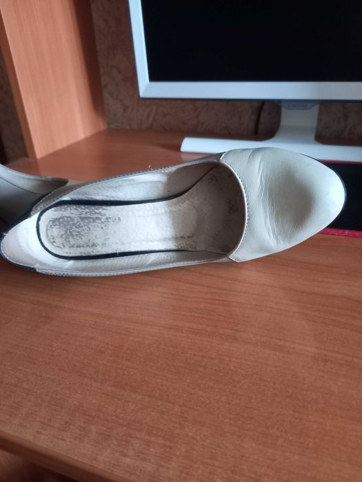 Туфлі жіночі, шкіряні, торг