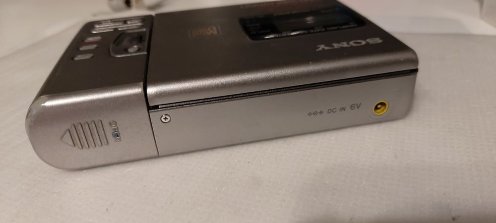 Sony walkman Minidisc MD MZ-R30 com imensos acessórios