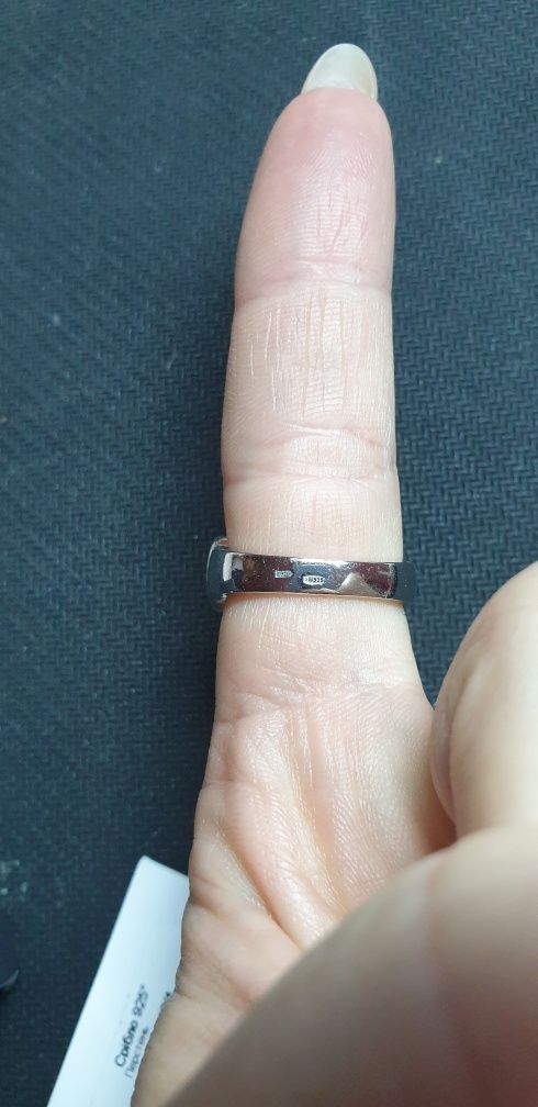 Продам кольцо GUCCI серебро новое с биркой.