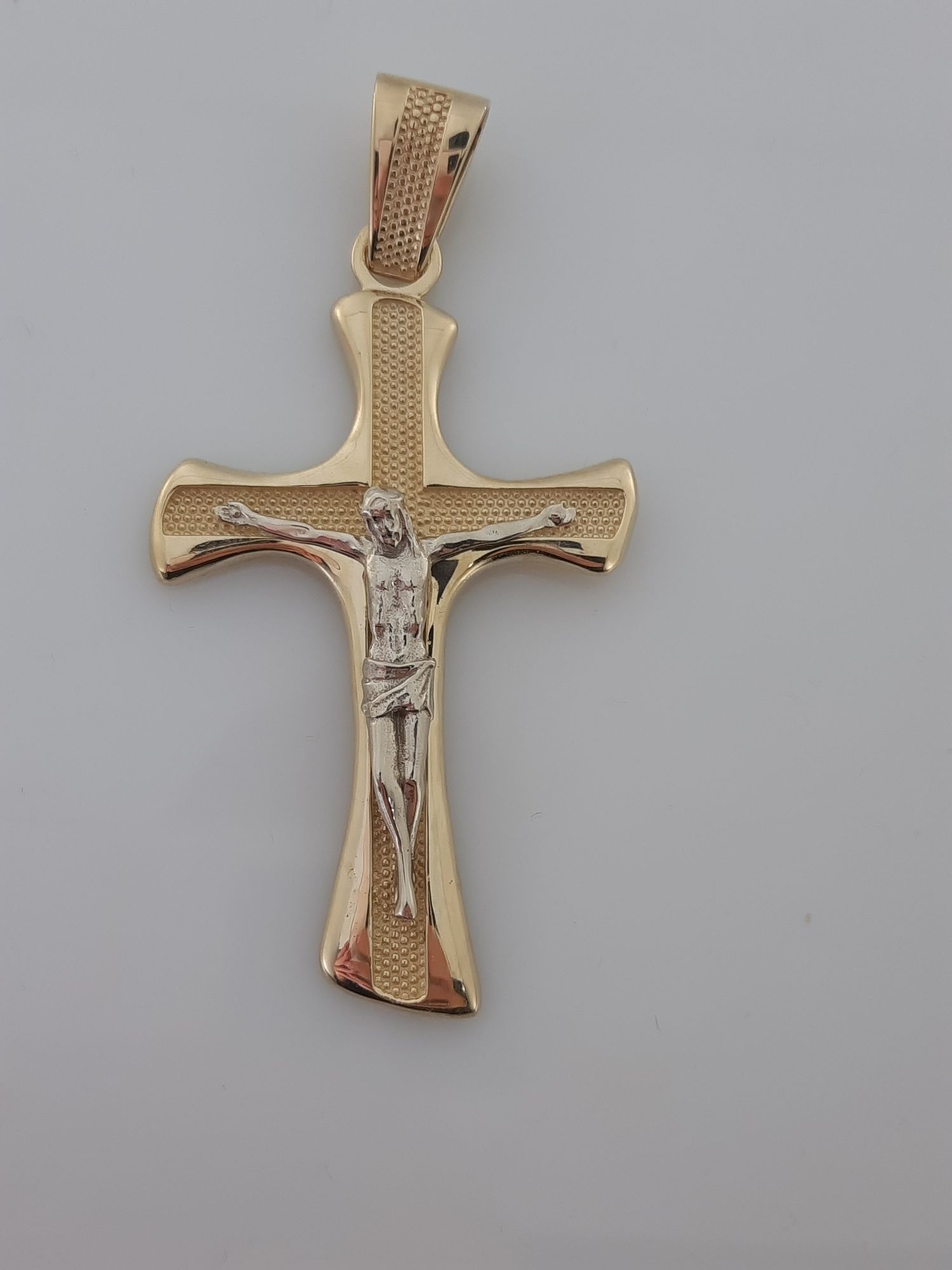 Złoty krzyżyk katolicki.Próba 585 Nowy (2086)