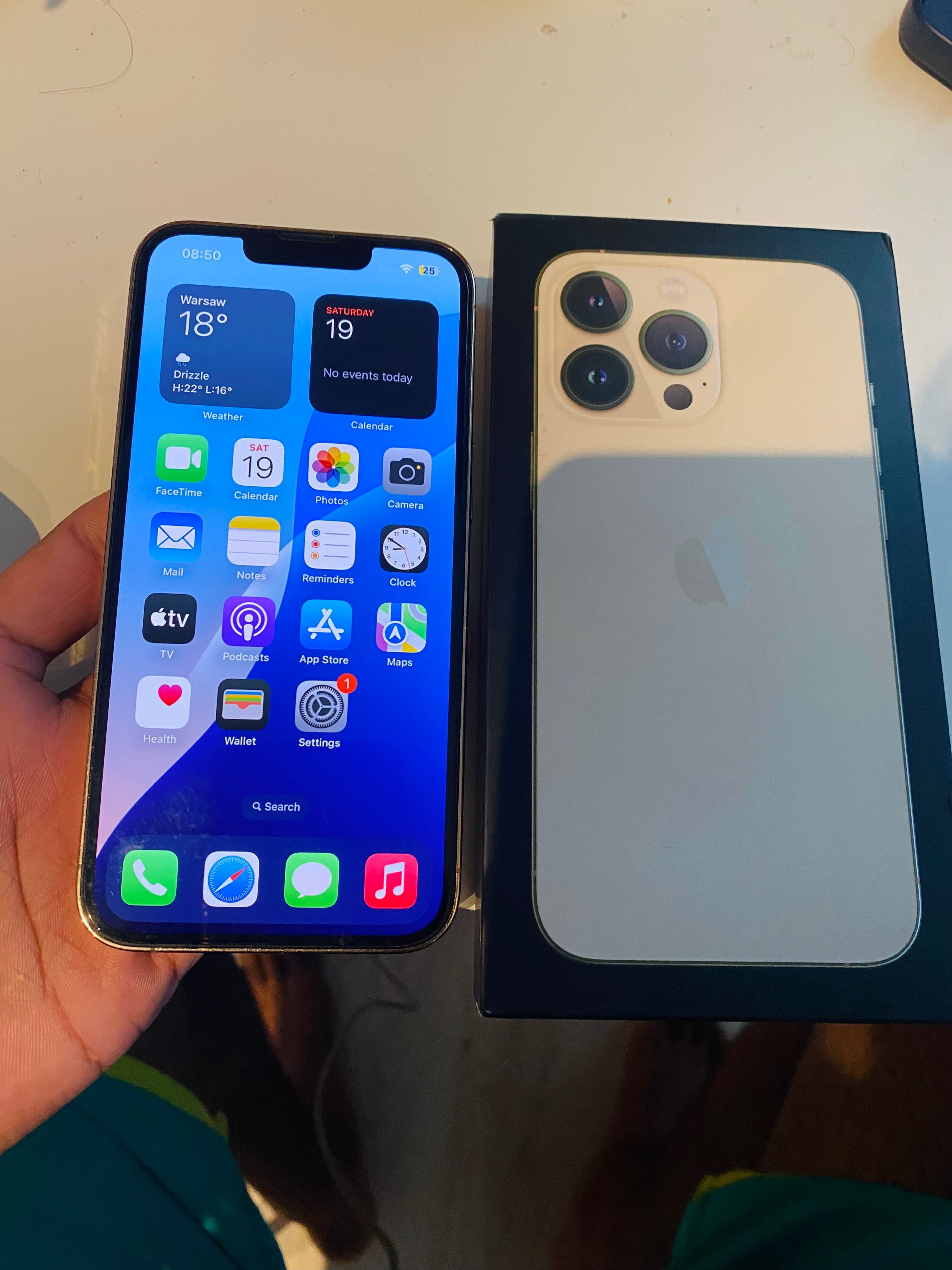 IPHONE 13 Pro 512 GB ( With Original Box And 3 Back Covers & Cable )