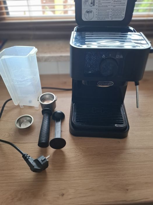 Ekspres kolbowy DeLonghi