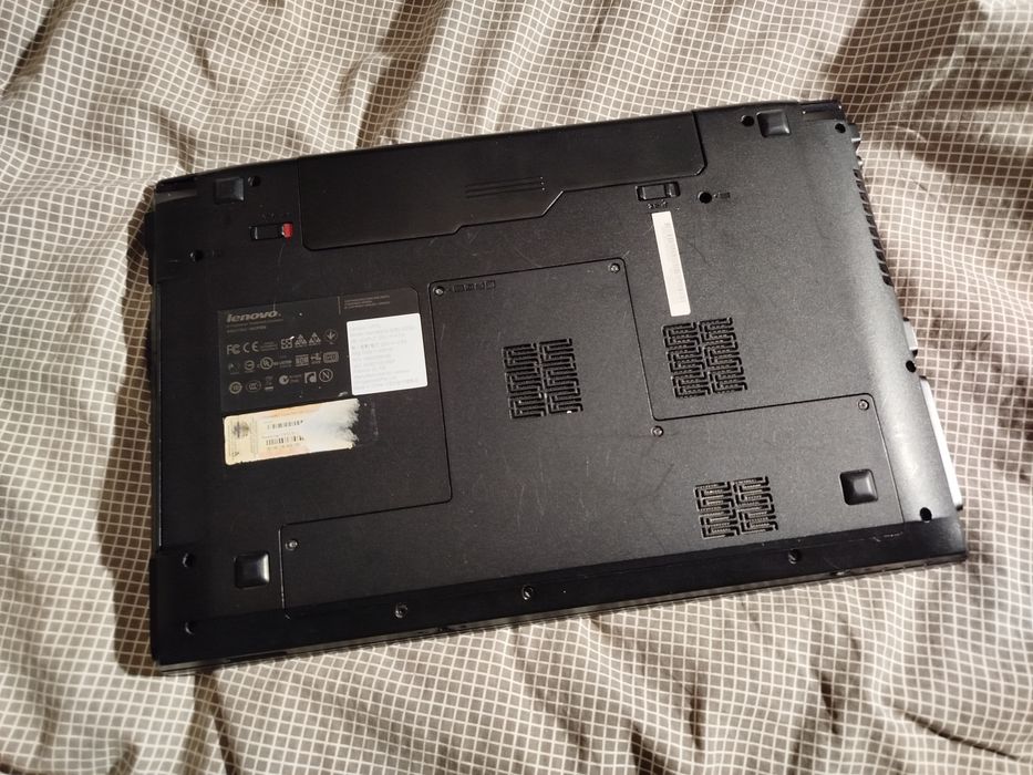 Металевий ноутбук Lenovo Процесор Core i3 робочий