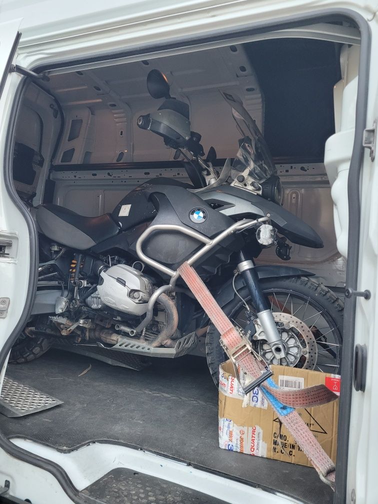 Wynajem bus Wypożyczalnia aut dostawczych Transport motocykli skuterów
