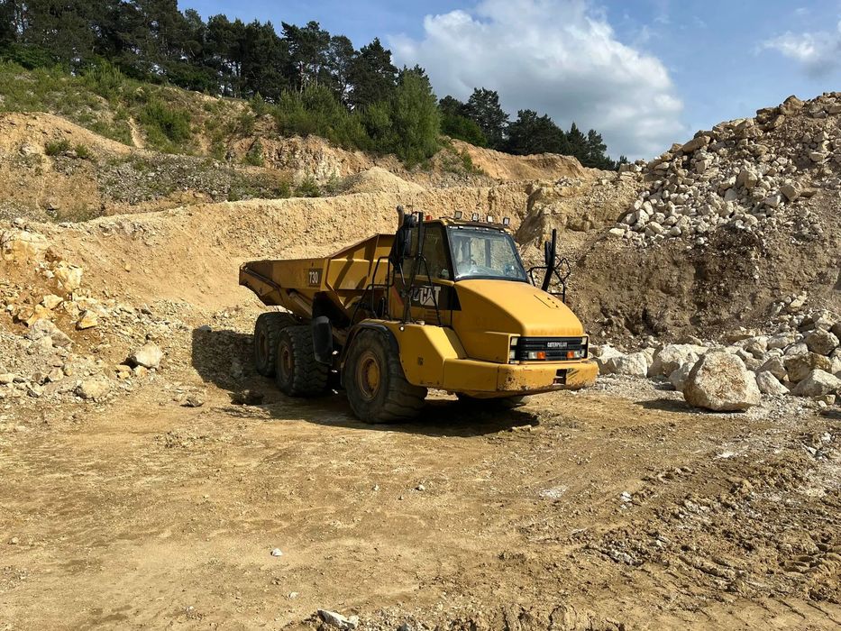 Caterpillar 730  z klapą, gotowy do pracy!