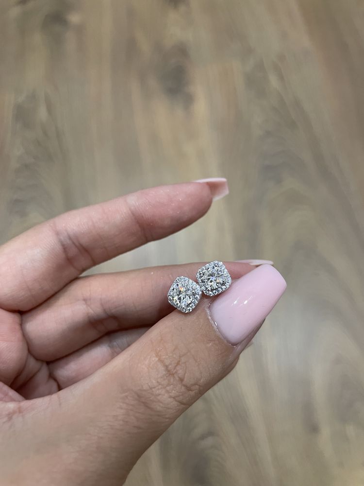 Серьги-гвоздики в серебре 925, муассанит 0.50ct GRA