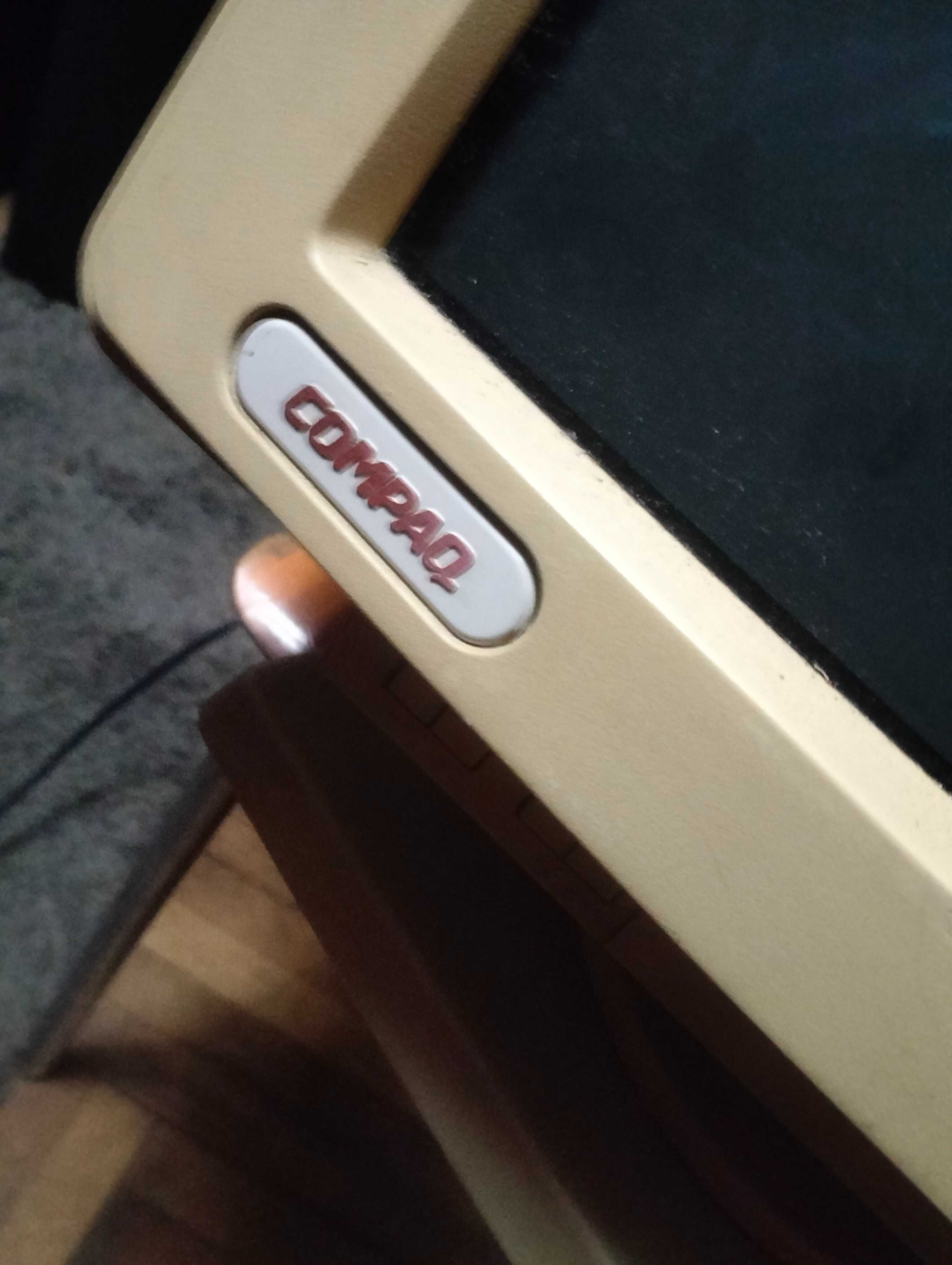 Sprzedam stary komputer  compaq retro