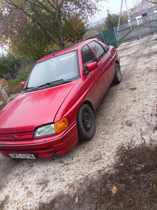 Продам форд ескорт 1.3 бензин